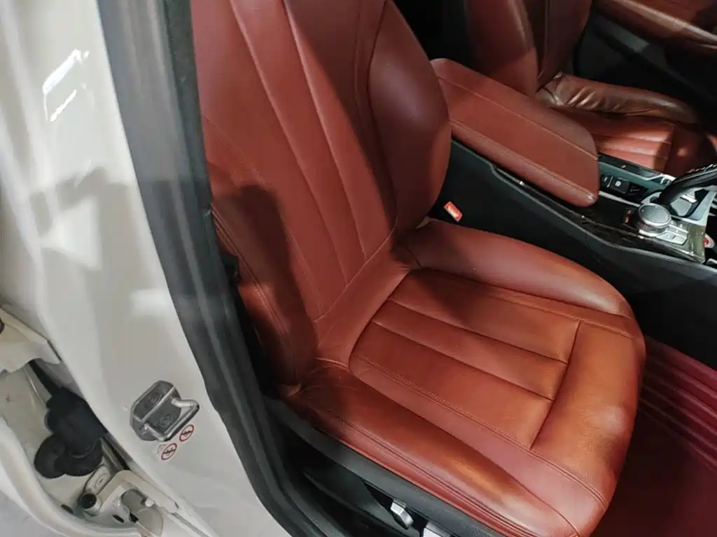 Фото 25 - BMW 5 Series