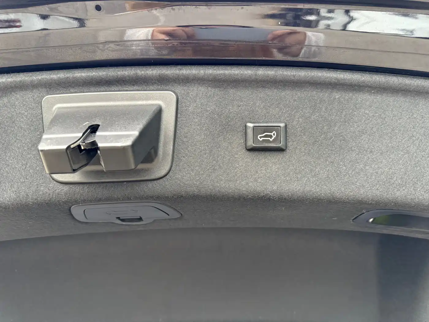 Hongqi H5 2023 2.0T Auto Smart Connect Flag Comfort фото 9