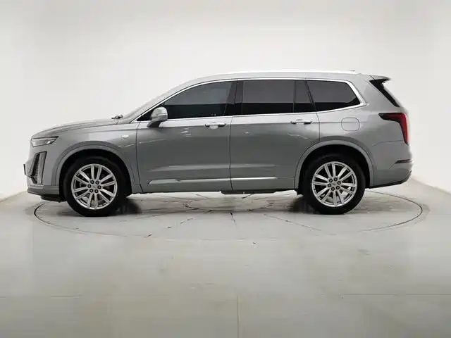 Cadillac XT6 2022 2.0T 6-Seater 4WD Luxury Edition фото 2