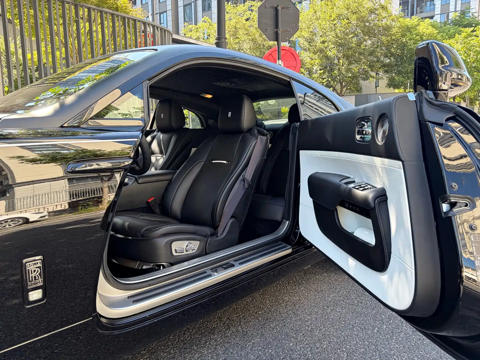 Фото 8 - Rolls-Royce Wraith