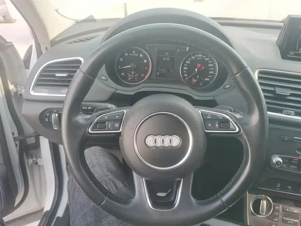Audi Q3 2016 35 TFSI quattro All-Wheel Drive Fashion Edition фото 11