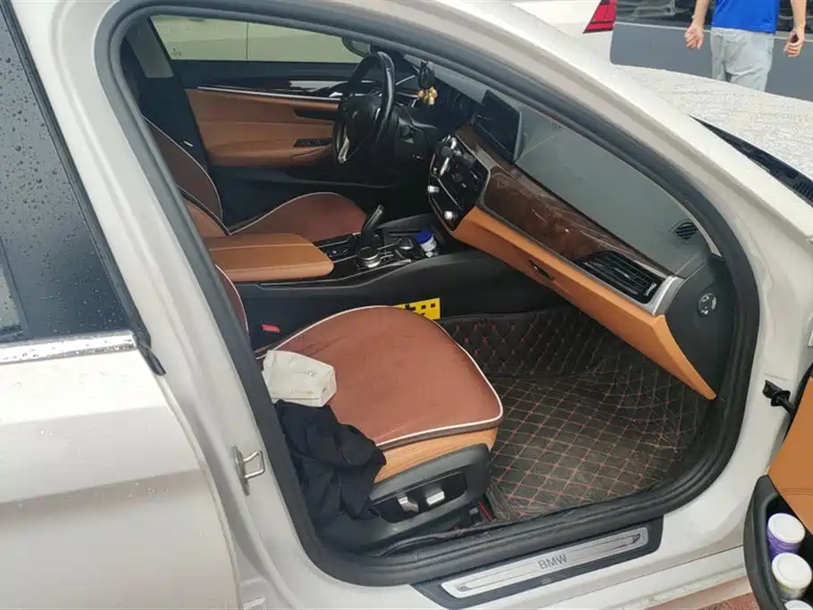 BMW 5 Series 2018 528Li Launch Special Edition фото 8