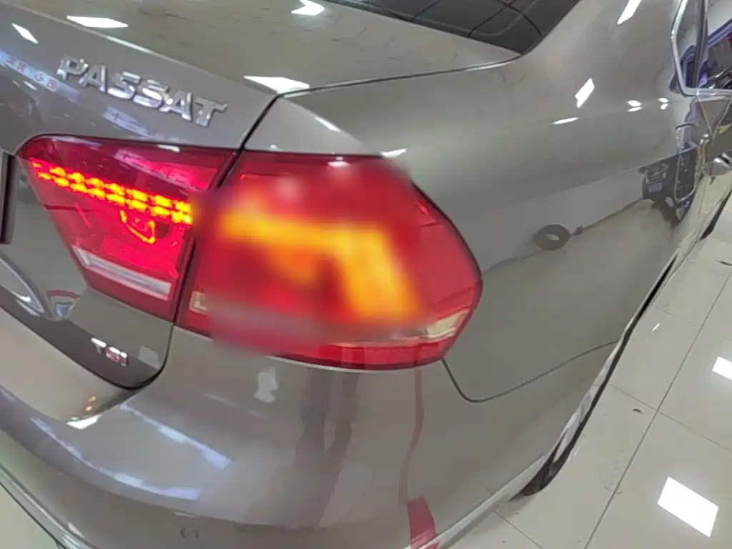 Фото 8 - Volkswagen Passat