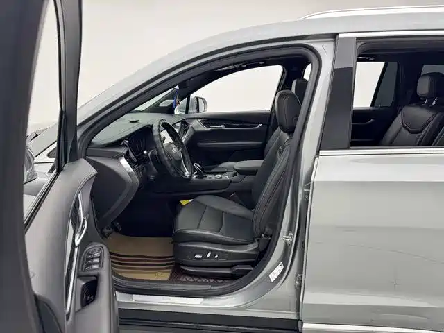 Cadillac XT6 2022 2.0T 6-Seater 4WD Luxury Edition фото 6