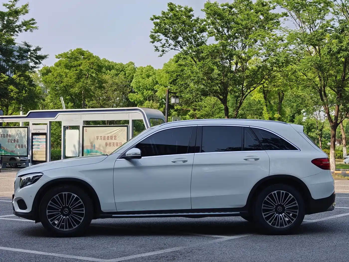Mercedes-Benz GLC 2019 Model GLC 200 L 4MATIC фото 7