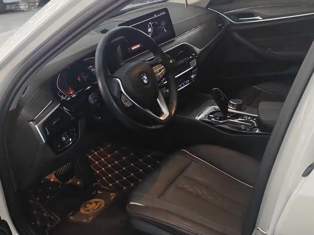 BMW 5-SERIES