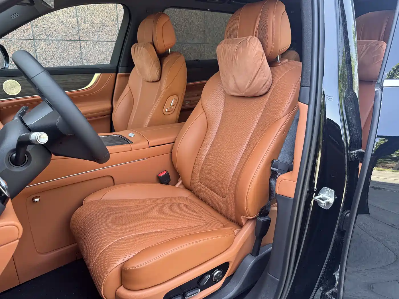 AITO Wenjie AITO M9 2024 Extended Range Ultra 42kWh 6-Seater фото 8