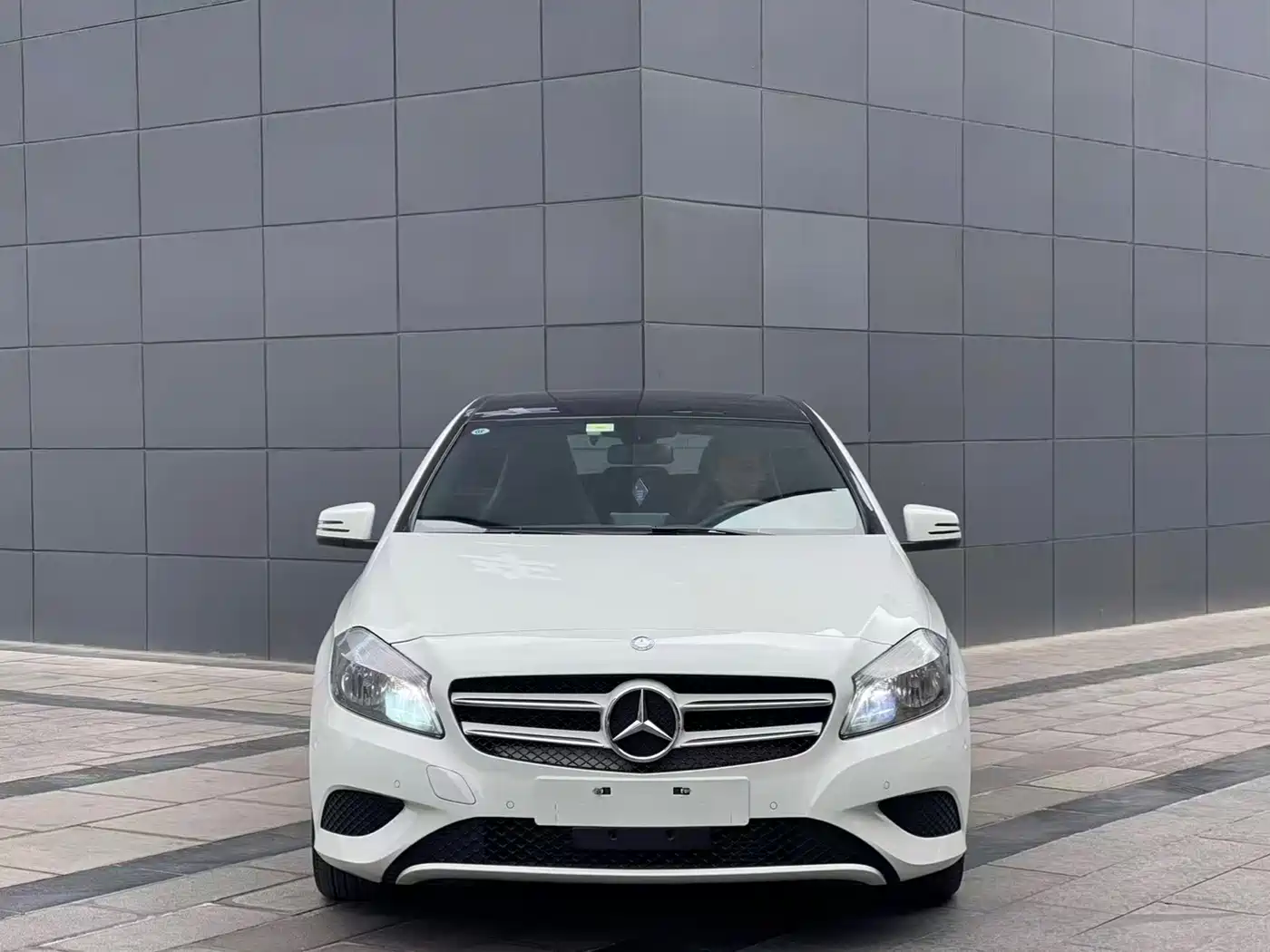 Mercedes-Benz A-Class (Import) 2013 A 180 Fashion фото 2
