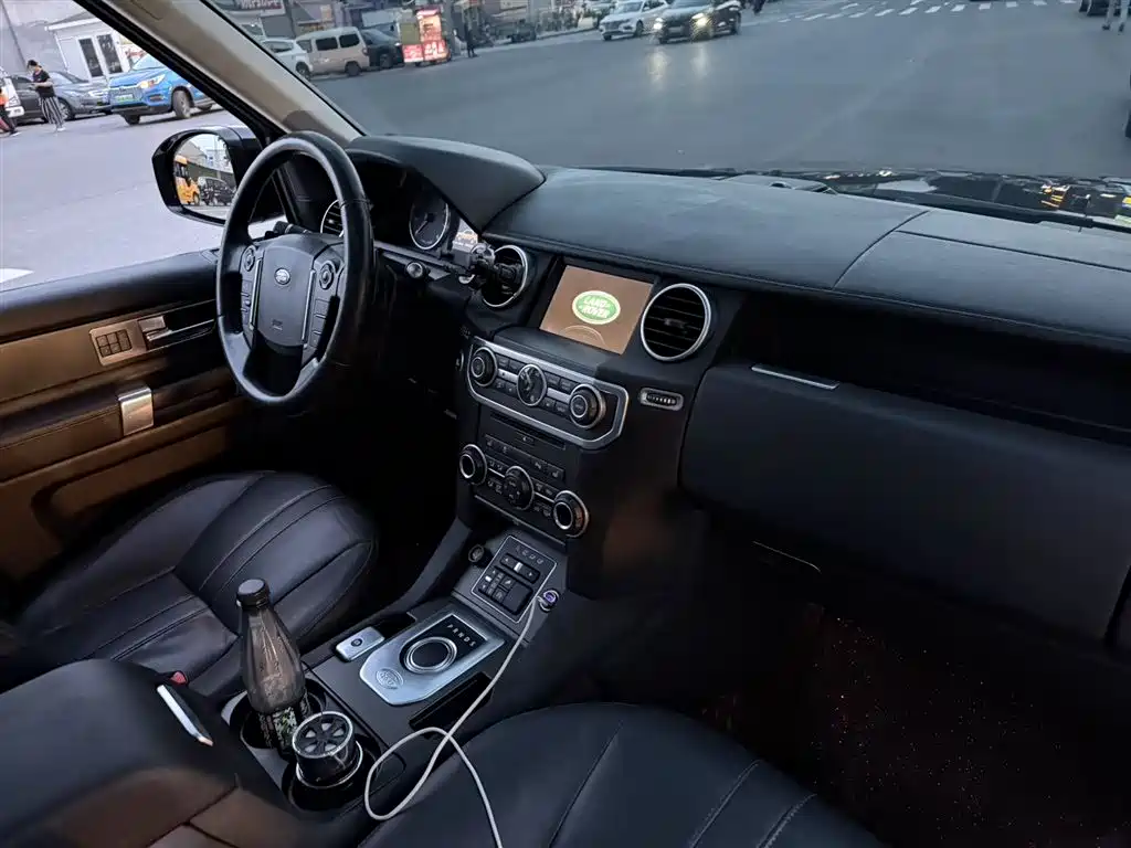 Land Rover Discovery 2016 3.0 SC Gloss Black Collector's Edition HSE фото 17