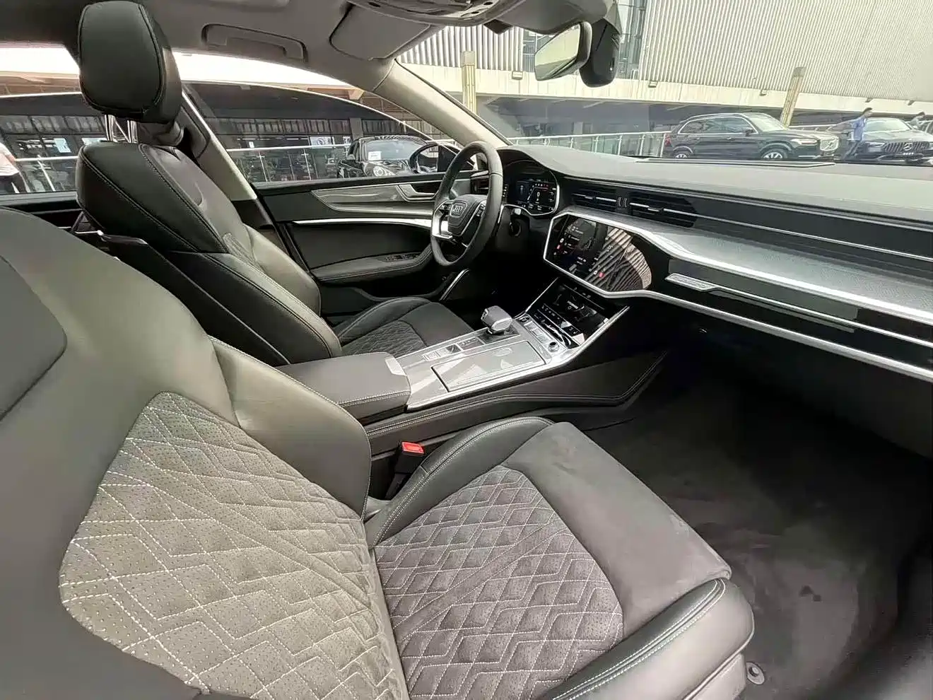 Audi A7L 2024 45 TFSI quattro Premium Luxury фото 6