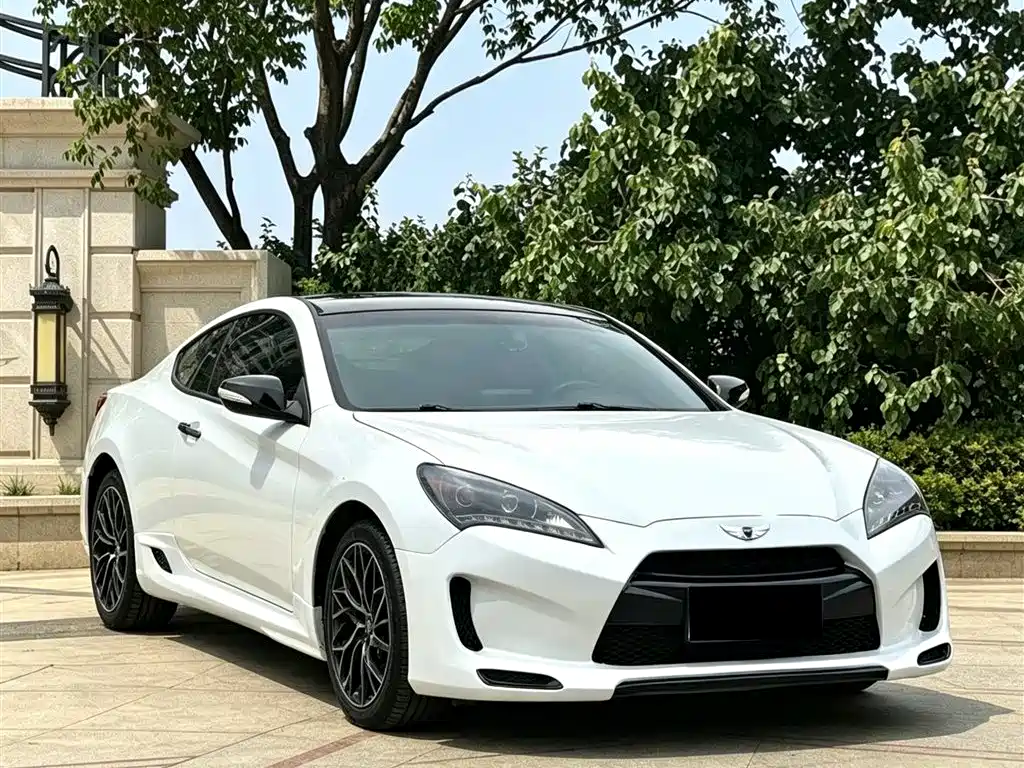 Hyundai Genesis Coupe 2009 Model 2.0T Automatic Luxury Edition фото 3