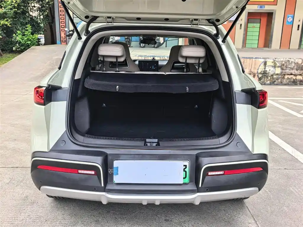 BYD Yuan UP 2024 401KM Surpass Edition фото 13