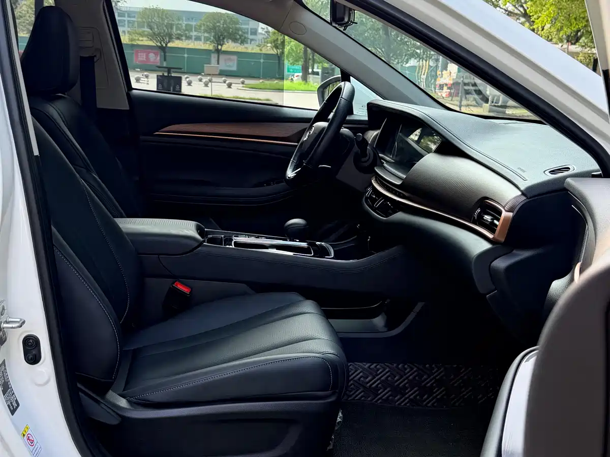 GAC Trumpchi Trumpchi GA6 2022 270T Automatic Luxury Edition фото 21