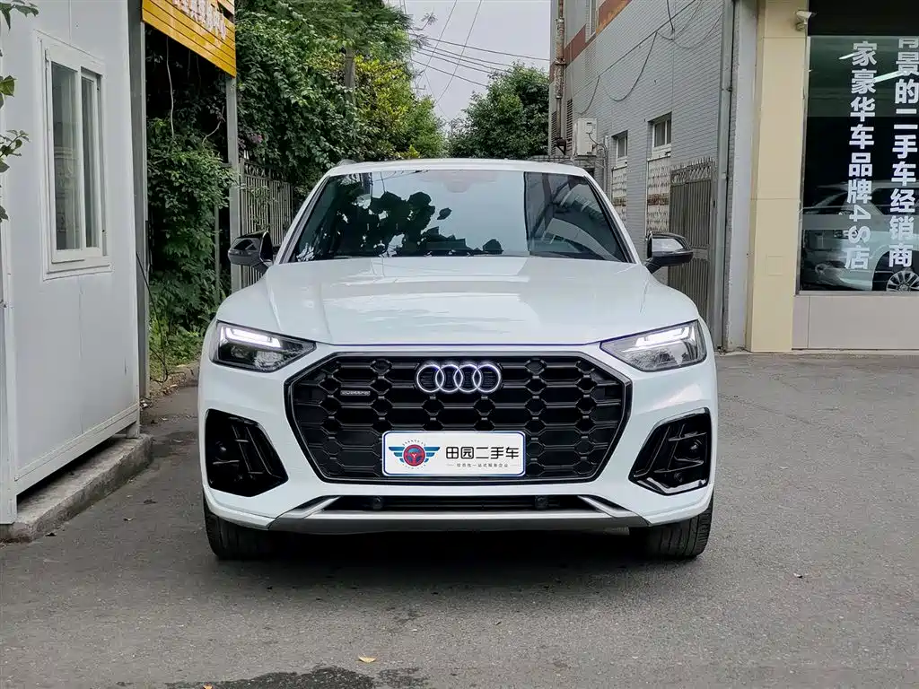 Audi Q5L 2023 40T Luxury Dynamic фото 2