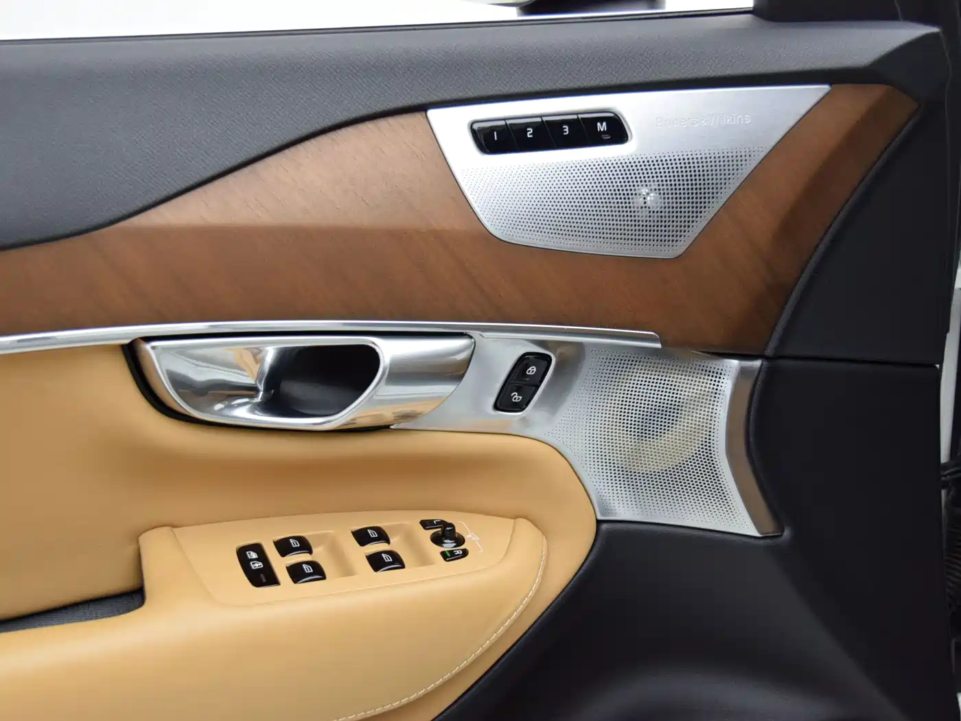 Photo 9 - Volvo XC90
