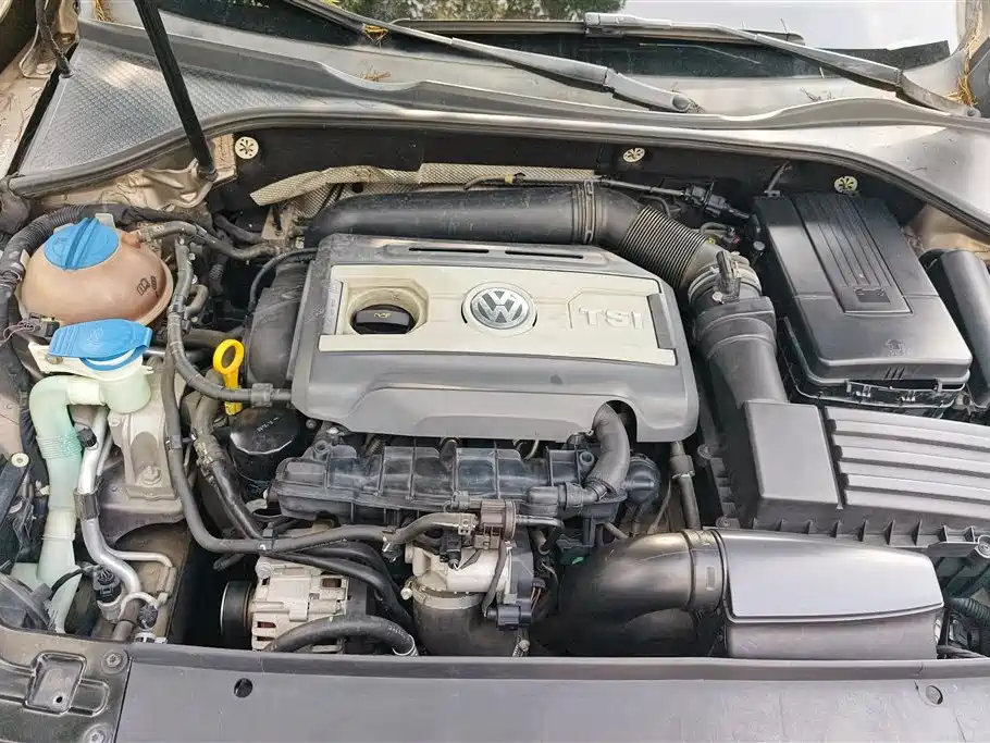 Volkswagen Passat 2015 1.8TSI DSG Honor Edition фото 10