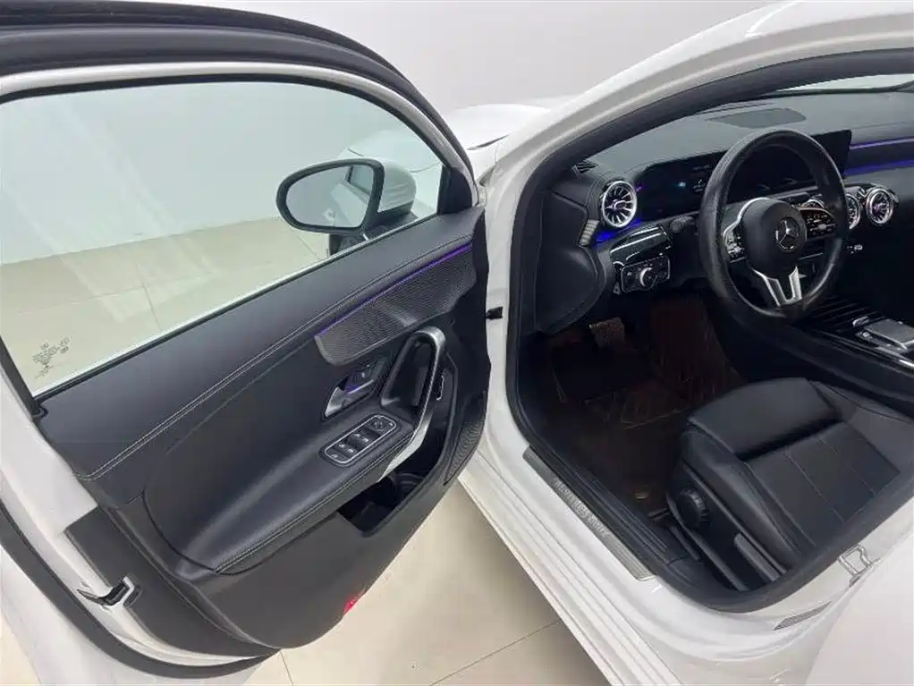 Mercedes-Benz A-Class 2022 A 180 L Sport Sedan фото 9