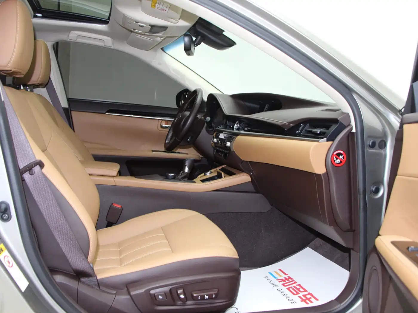 Lexus ES 2015 300h Comfort Edition фото 11