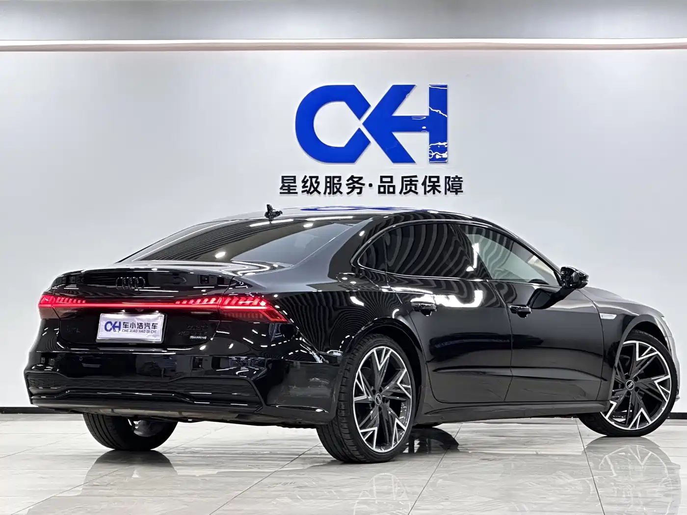 Audi A7L 2024 45 TFSI quattro S-line Black Warrior Edition фото 17