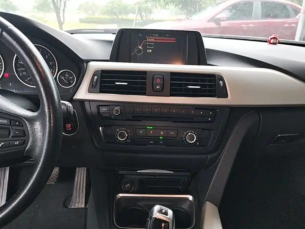 BMW 3 Series 2015 316i Progressive фото 9