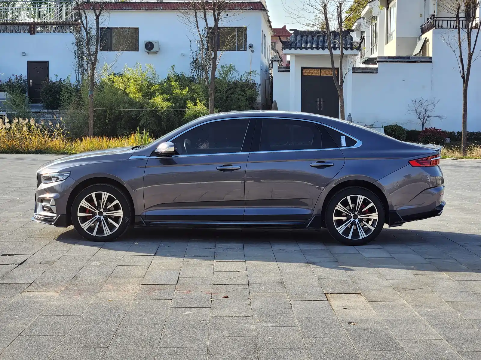 Фото 6 - Geely Preface