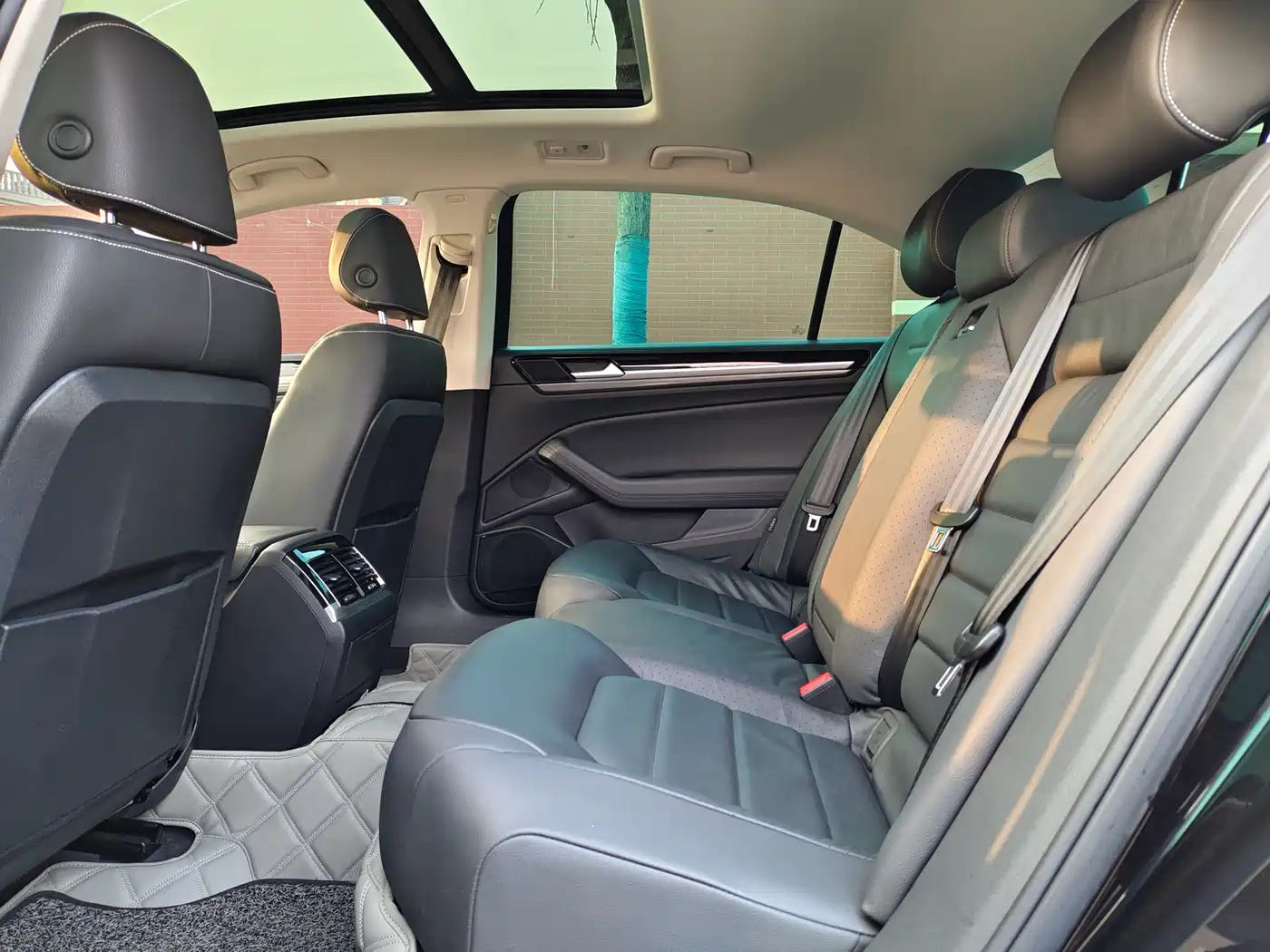 Volkswagen Phideon 2019 380TSI 2WD Business Edition China V фото 23