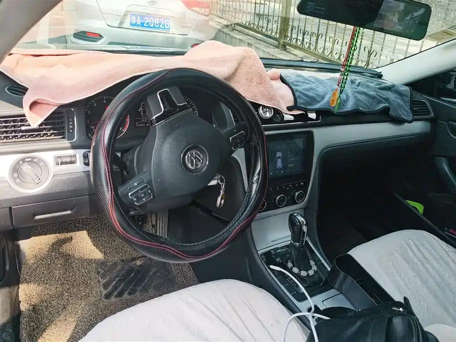 Volkswagen Passat 2015 1.8TSI DSG Honor Edition фото 12