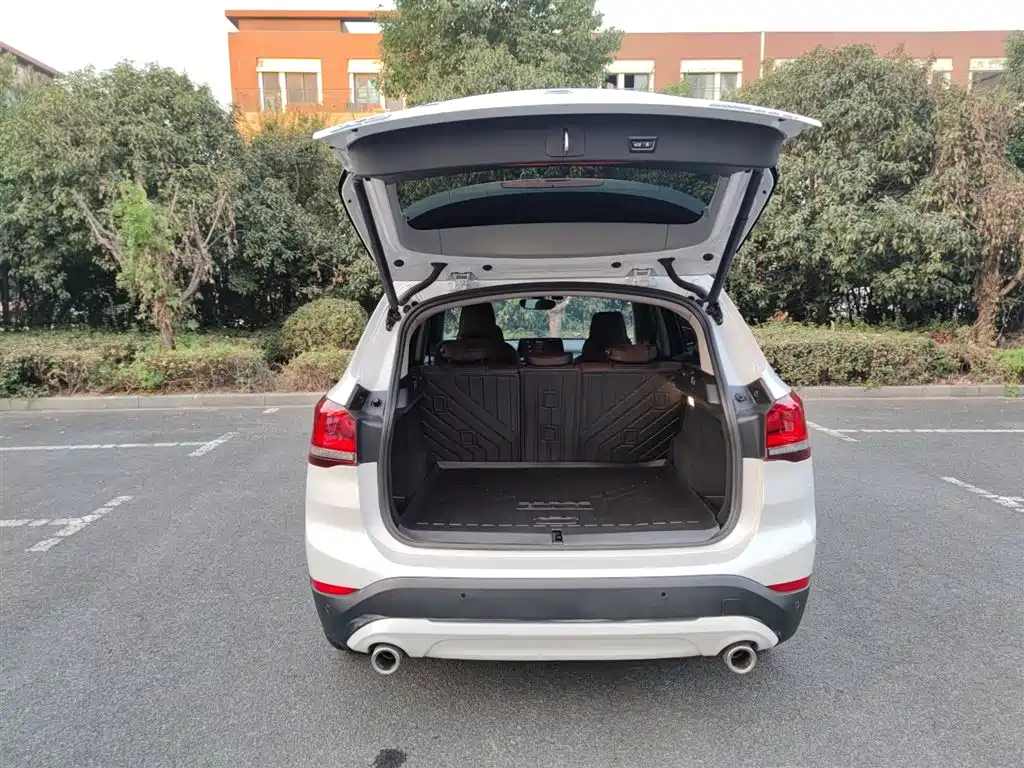 BMW X1 2022 sDrive25Li Leading фото 12