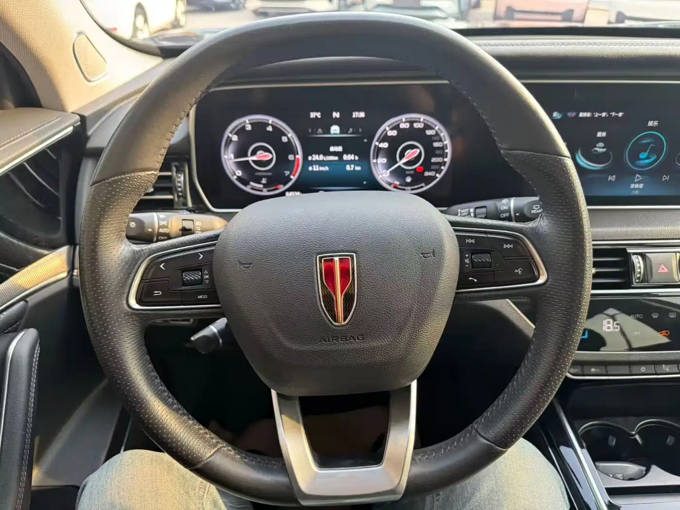 Hongqi HS5 2022 Facelift 2.0T Smart Flag Enjoyment AWD Edition фото 10