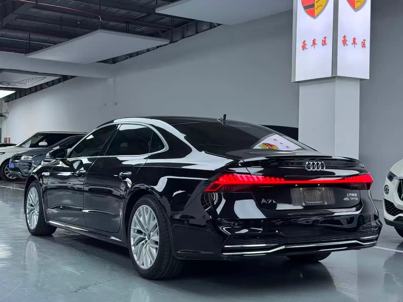 Audi A7L 2024 45TFSI S-line Dream Edition Crystal Package фото 16