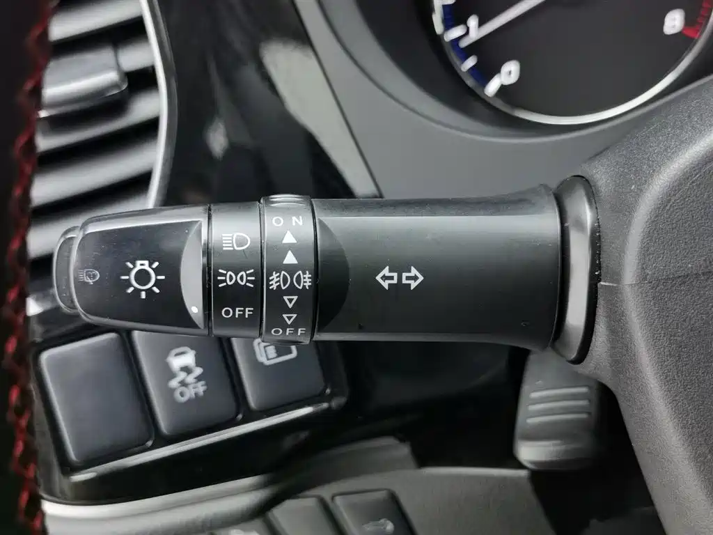 Mitsubishi Outlander (Import) 2014 2.4L 4WD Luxury Value Edition 5-seater фото 21