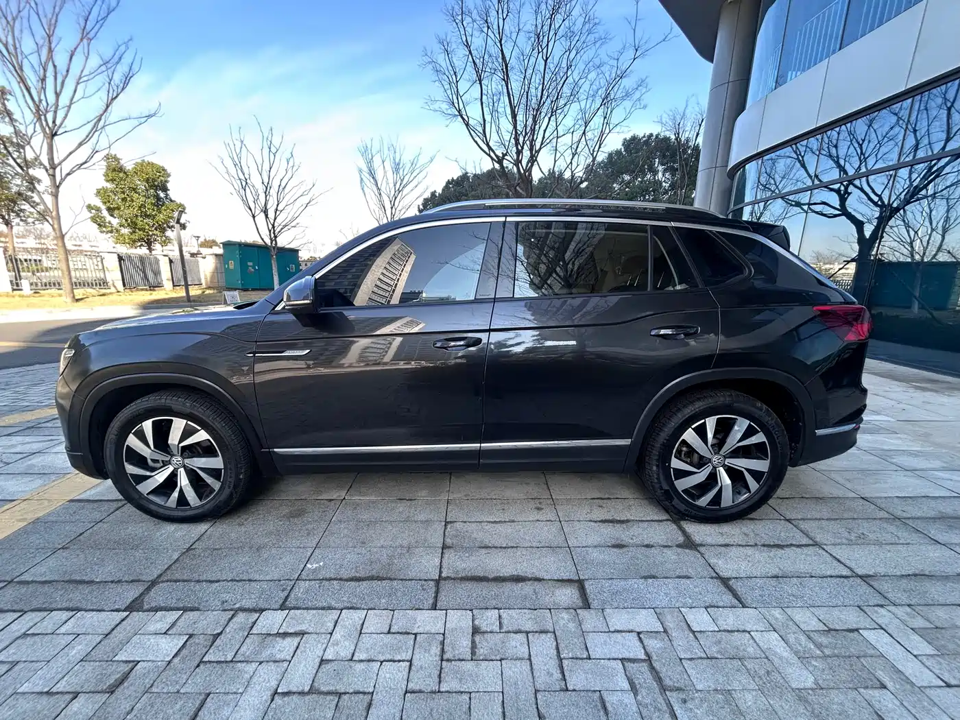 Volkswagen Tayron 2021 330TSI 2WD 3rd Anniversary Limited Edition фото 3