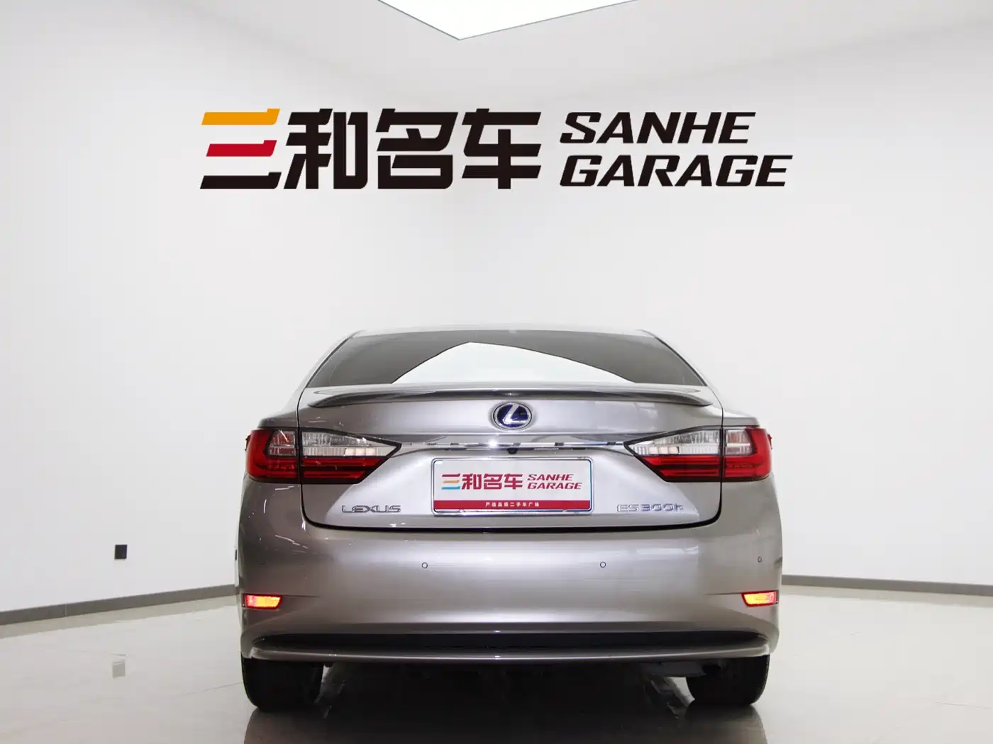 Lexus ES 2015 300h Comfort Edition фото 7
