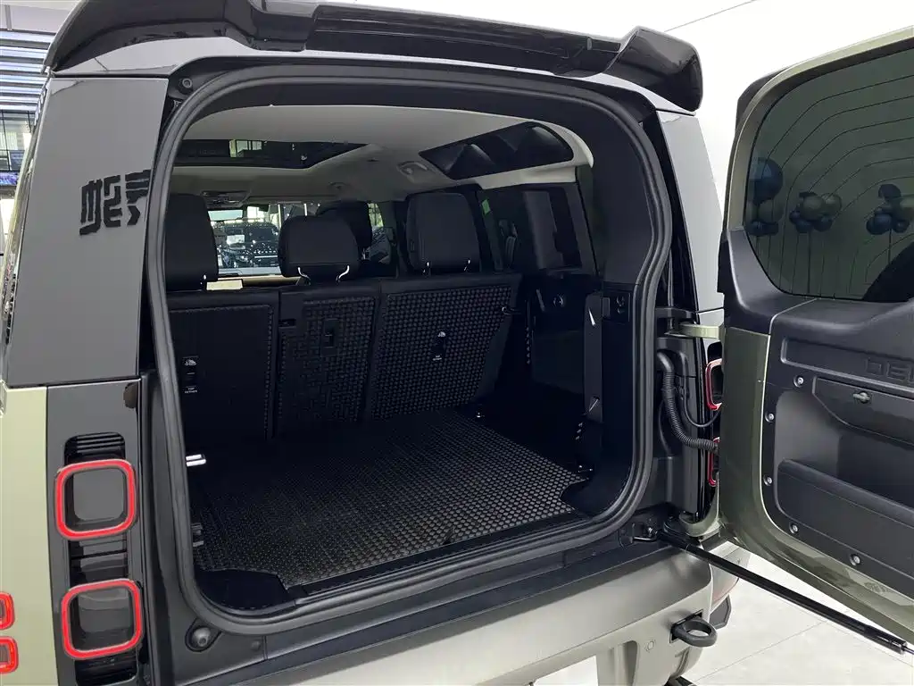 Land Rover Defender 2023 Model 110 3.0T P400 X-DYNAMIC HSE фото 30