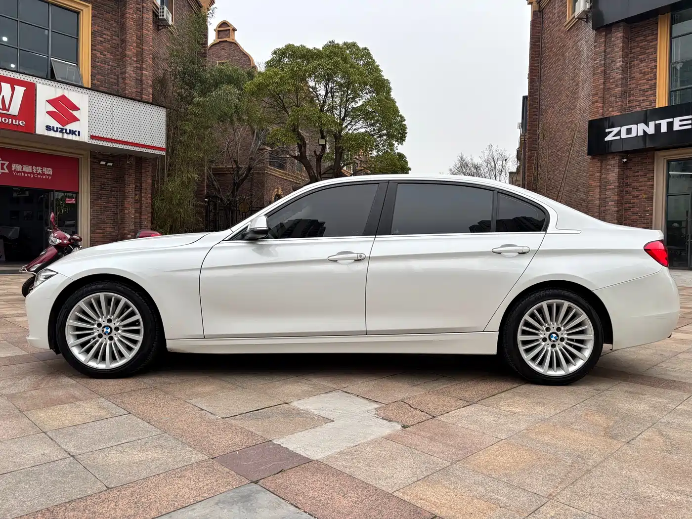 BMW 3 Series 2018 320Li Fashion Style фото 19