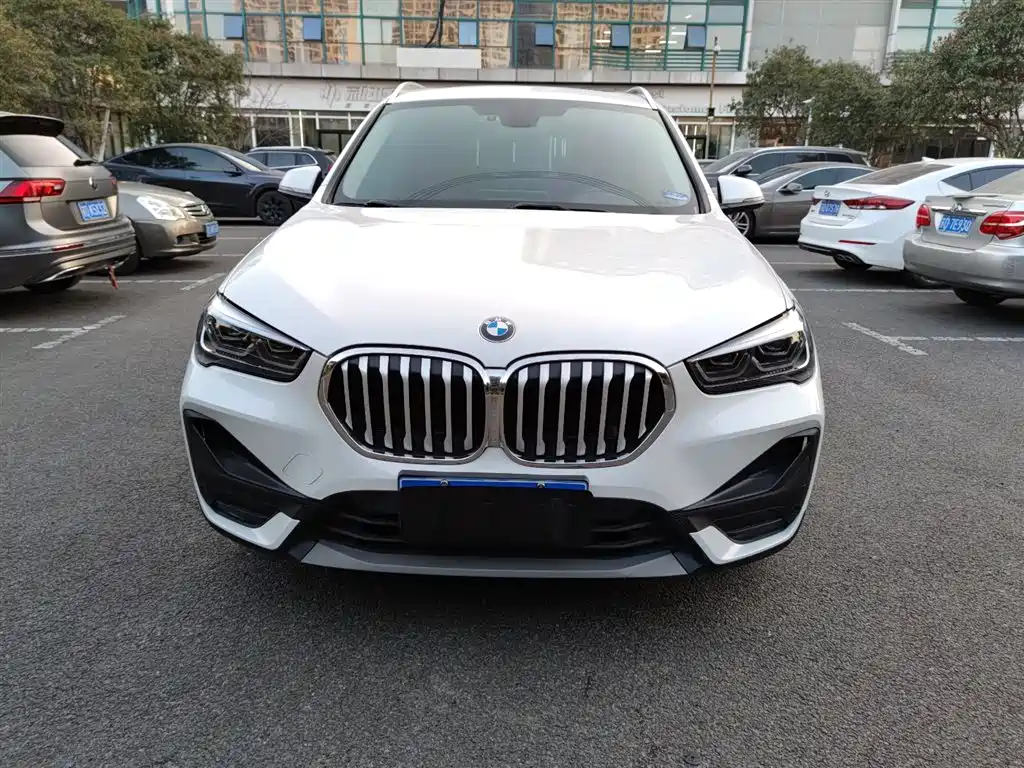 BMW X1 2022 sDrive25Li Leading фото 2