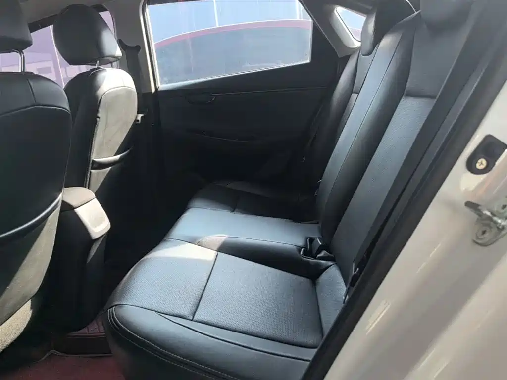 Hyundai Elantra 2018 1.6L Automatic Pleasing Edition GL China VI фото 17