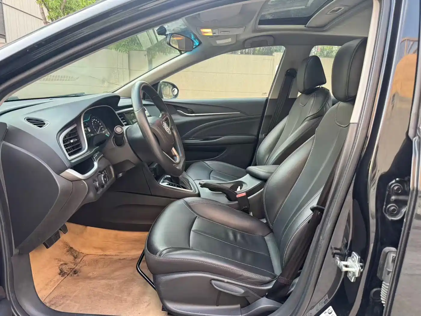 Buick Excelle 2016 Model 15N Automatic Luxury фото 4