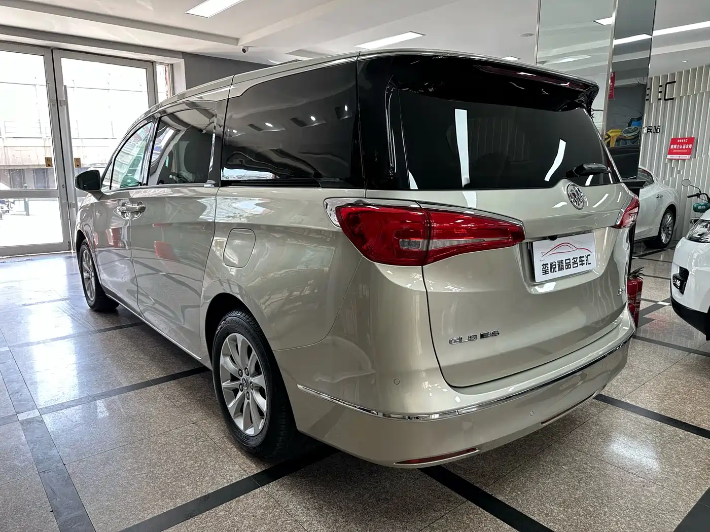 Buick GL8 2017 ES 28T Comfort Type China V фото 4