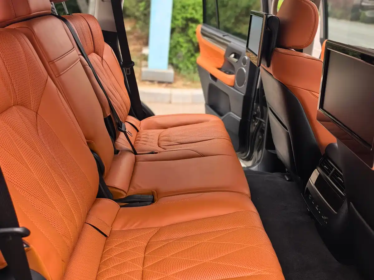 Lexus LX 2019 570 Peak Special Edition фото 14