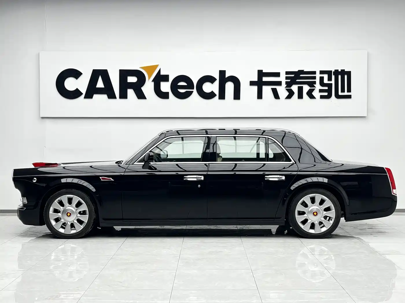 Hongqi National Gift 2014 6.0L Prestige Edition фото 2