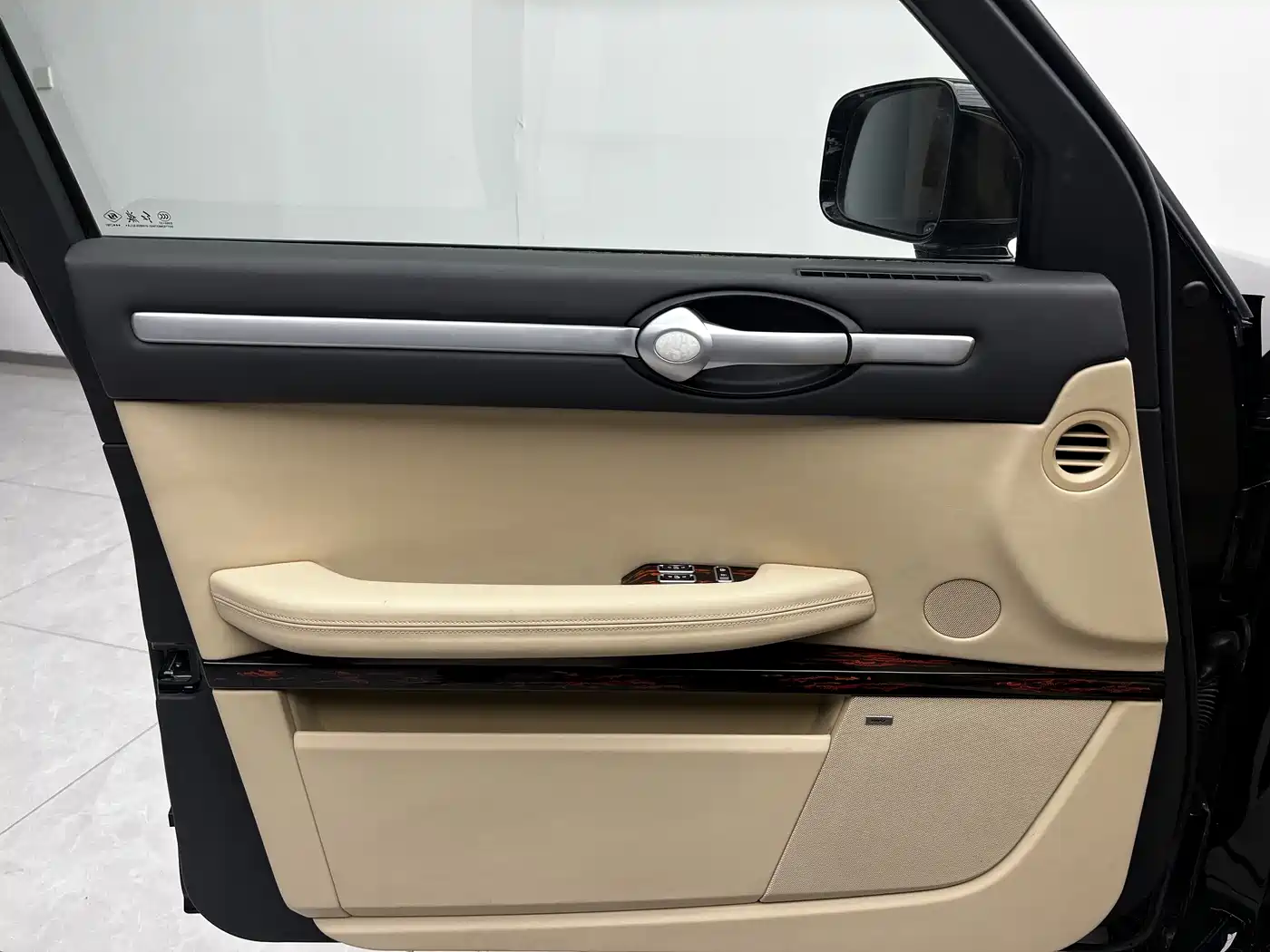 Hongqi National Gift 2014 6.0L Prestige Edition фото 15