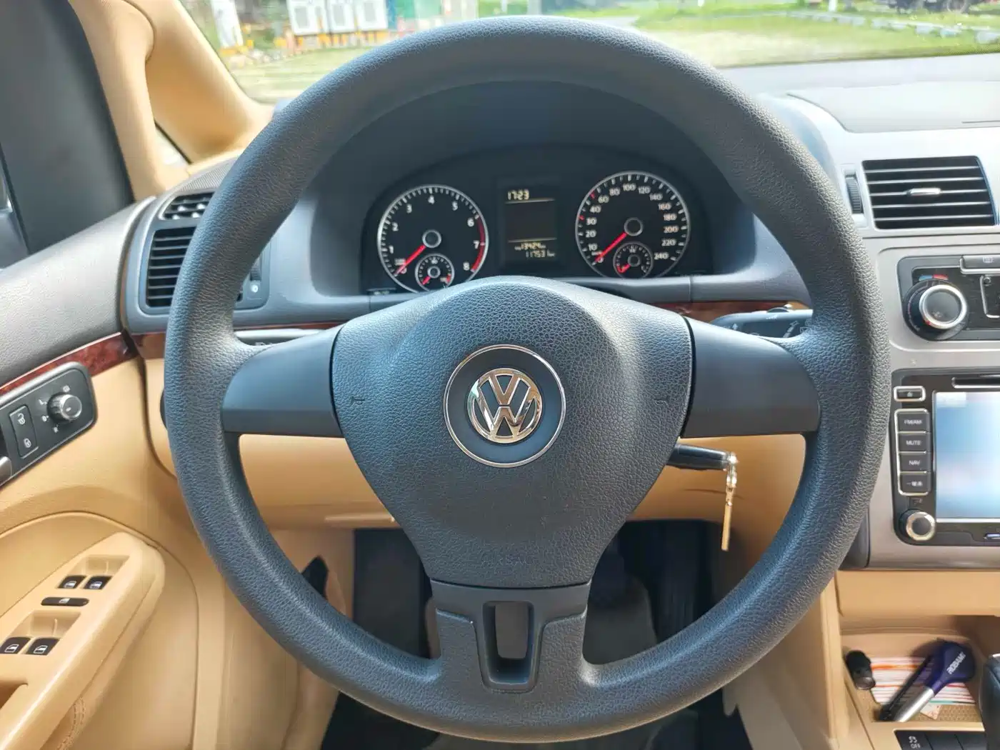Volkswagen Touran 2013 1.4T DSG Comfort 5-seater фото 16