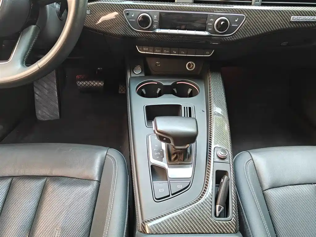 Audi A4L 2020 40 TFSI Luxury Elegance фото 6