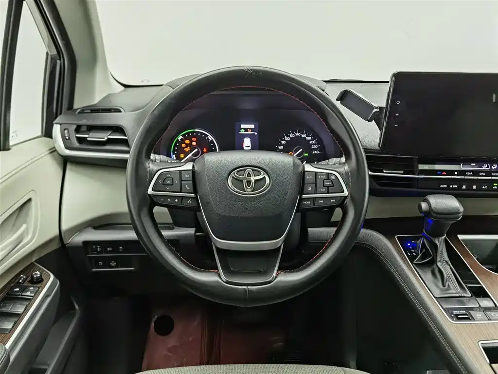 Toyota Sienna 2023 2.5L Hybrid Comfort Edition фото 11