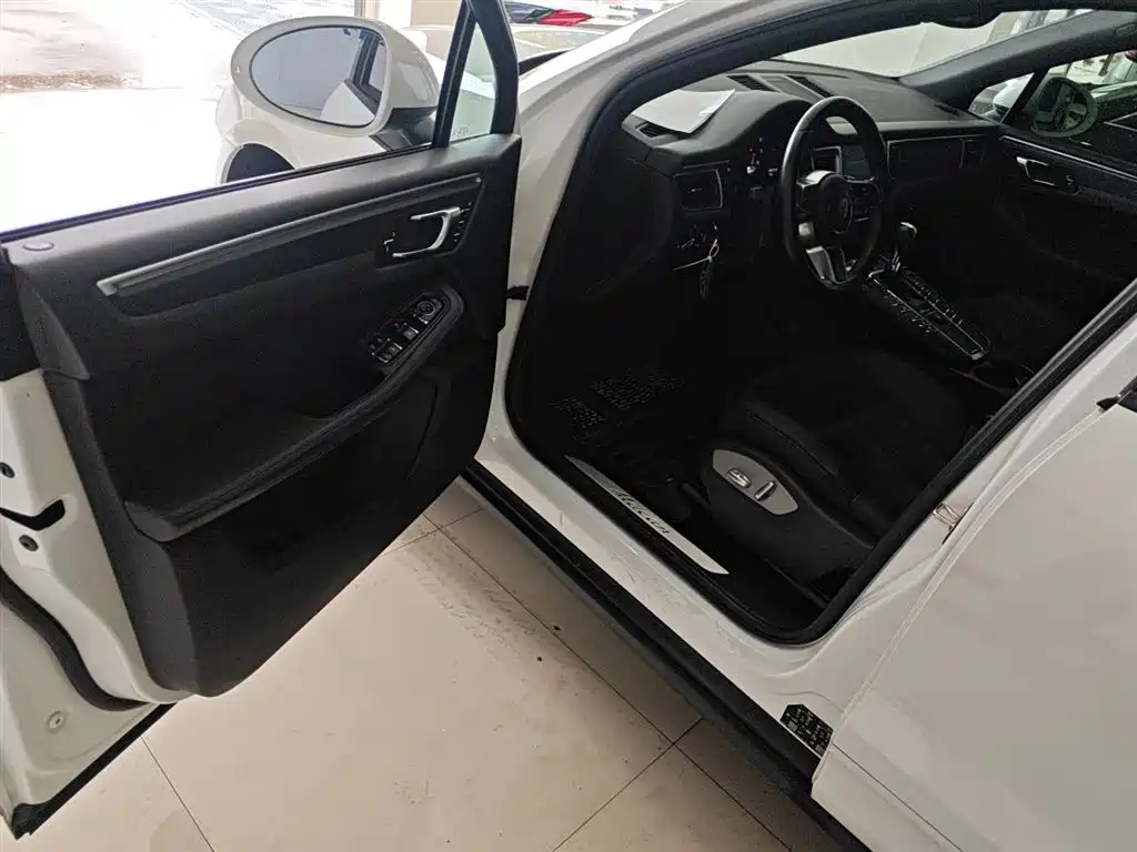 Porsche Macan 2017 Macan 2.0T фото 12