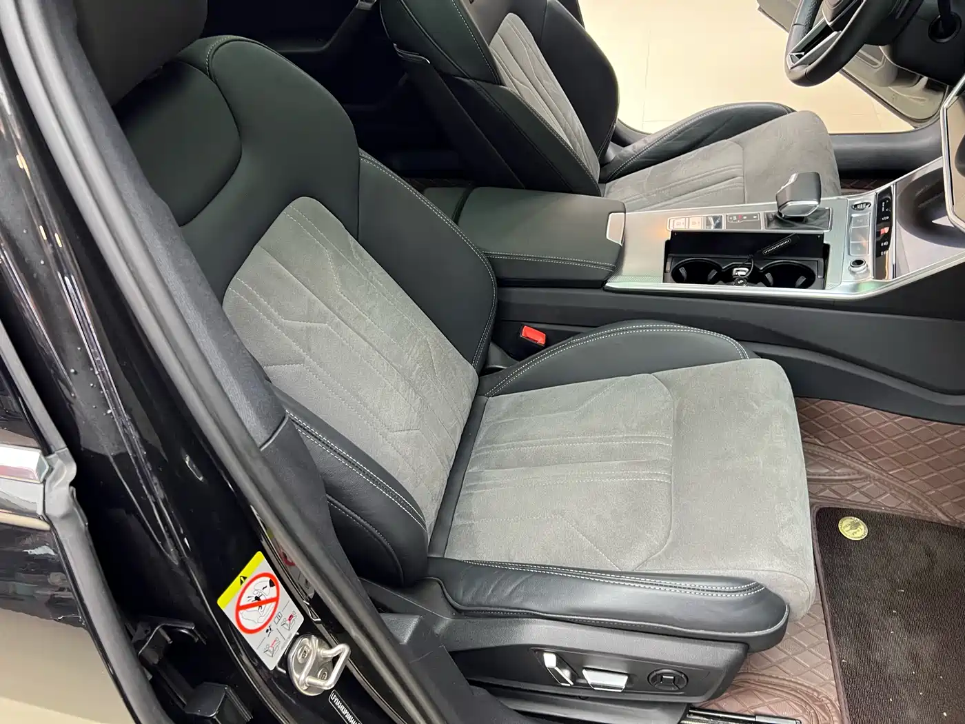 Audi A6L 2023 40 TFSI Luxury Dynamic фото 14