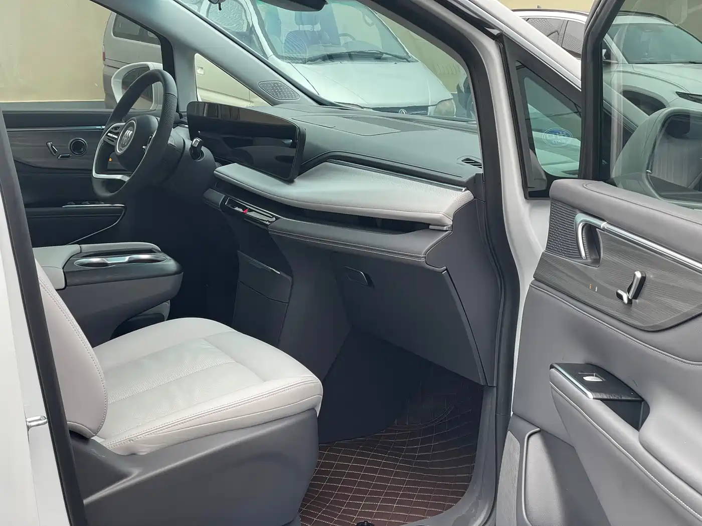 Buick GL8 2025 Model Landglory Smart Edition фото 9