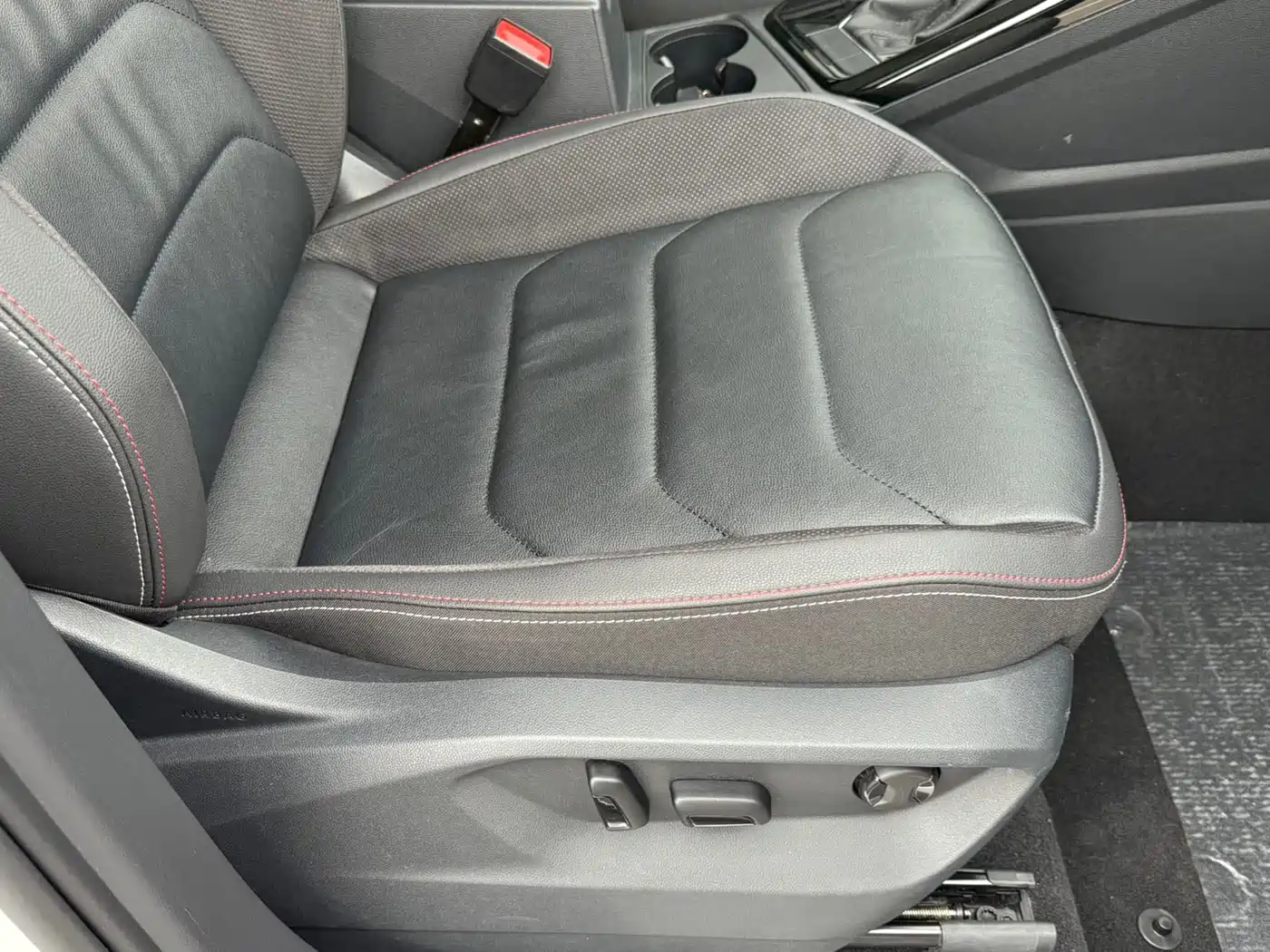 Volkswagen Tayron 2022 280TSI 2WD Luxury Smart Connect Edition фото 19