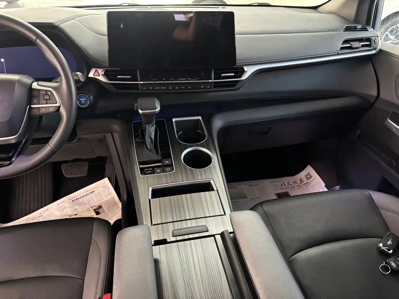 Toyota Sienna 2021 2.5L Hybrid Premium Edition фото 9